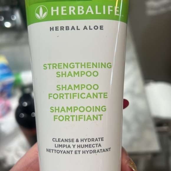 Herbalife Strengthening Shampoo - Picture 4 of 5
